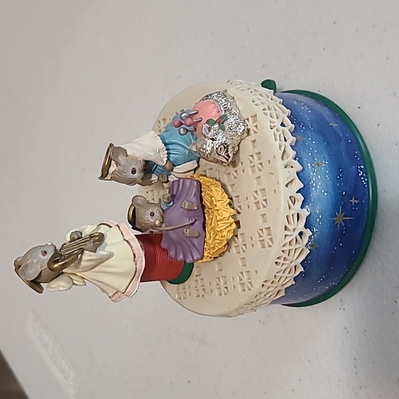 Enesco Joy To The World Music Figurine Mouse Nativity Christmas Angel Baby Jesus - Picture 3 of 6